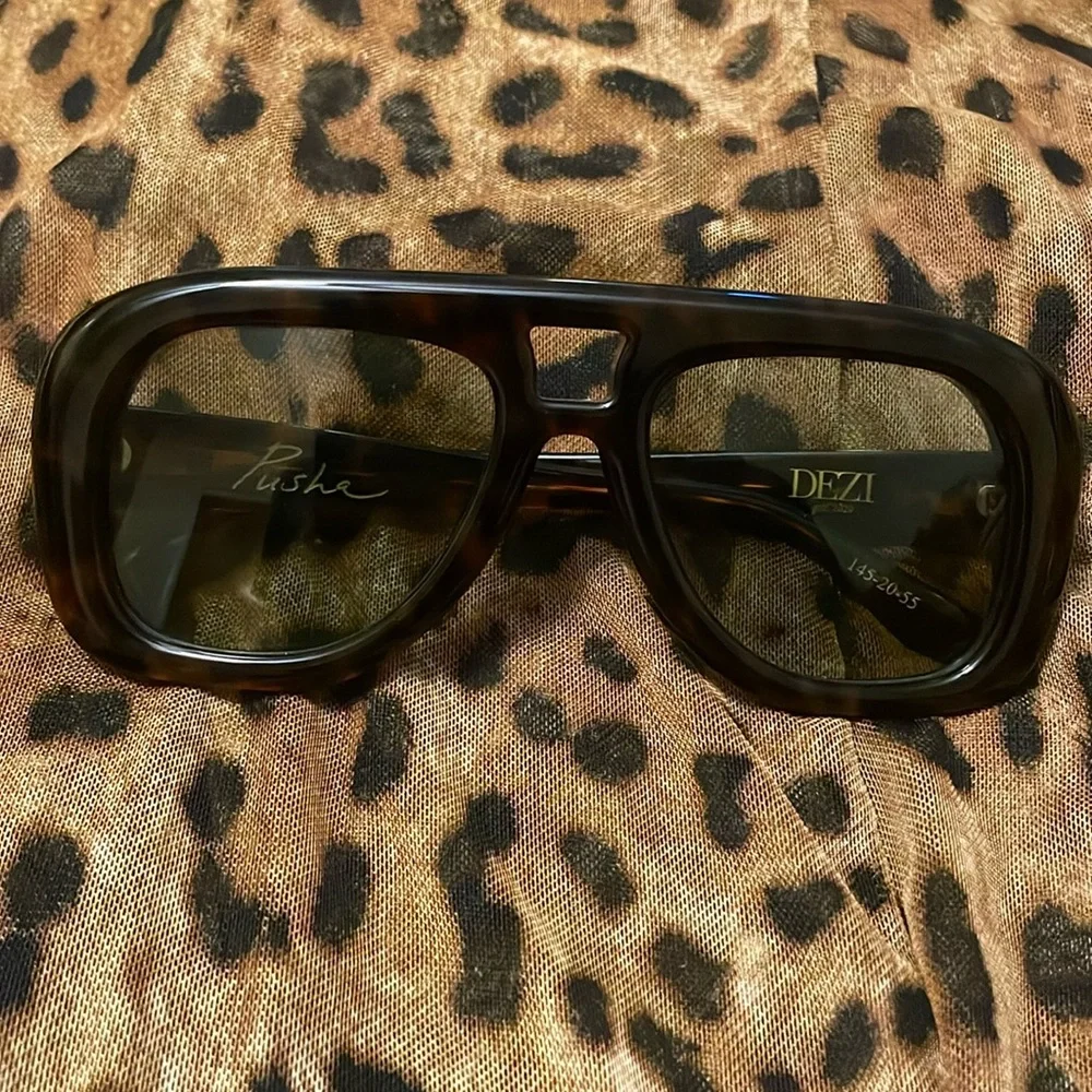 DEZI PUSHA TORTOISE GREEN LENS WOMANS SUNGLASSES like NEW